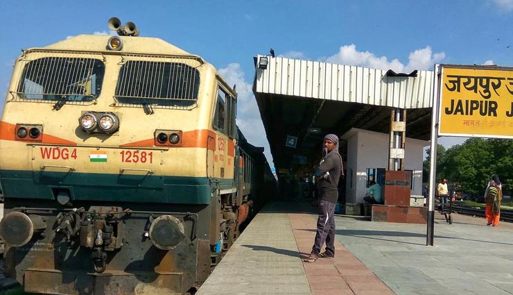 फिर 10 अप्रैल से पटरी पर दौड़ेगी शताब्दी और डबल डेकर, 35 ट्रेनों को शुरू करने के मिले निर्देश