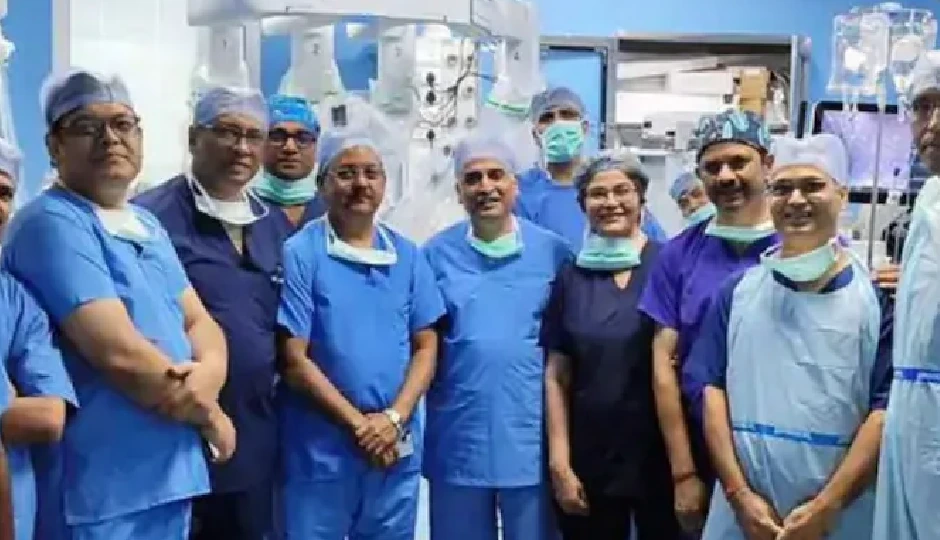 जयपुर के SMS अस्पताल में रोबोटिक तकनीक से किडनी ट्रांसप्‍लांट, मां ने बेटे को दिया जीवनदान