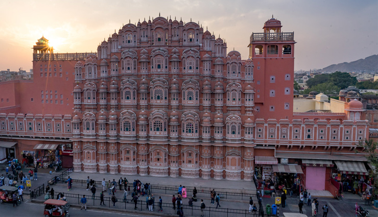 विश्व पर्यटन में गुलाबी रंगत के चलते भारत को ऊँचाइयाँ प्रदान करता है जयपुर, इंडियन गोल्डन ट्रायंगल का है हिस्सा
