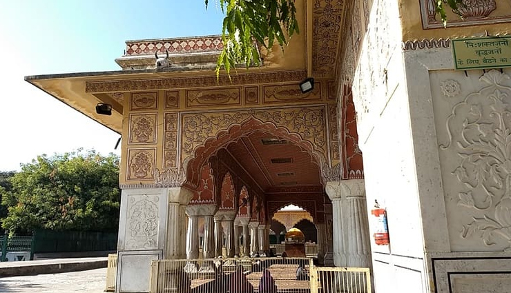 govind dev ji temple jaipur,famous temples in jaipur,religious landmarks in jaipur,govind dev ji history,jaipur tourist attractions,spiritual places in rajasthan,govind dev ji darshan,cultural significance of govind dev ji,jaipur temple architecture,historical temples in rajasthan,religious rituals at govind dev ji,lord krishna temple in jaipur,govind dev ji aarti,govind dev ji temple timings,visiting govind dev ji in jaipur,pilgrimage in jaipur,govind dev ji festival celebrations,govind dev ji legends,architectural marvels of jaipur,jaipur travel insights