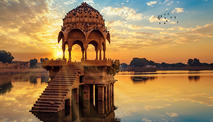 jaisalmer,places to visit in jaisalmer,jaisalmer fort,bada bagh,patwon- ki-haveli,sam sand dunes,gadisar lake,salim singh ki haveli