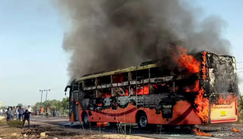 जैसलमेर बस अग्निकांड में ACB की जांच, DTO-RTO कार्यालय में फर्जीवाड़े का खुलासा; अधिकारियों पर गिरी गाज