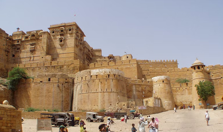 jaisalmer fort,holiday,travel,tourist places in rajasthan,about jaisalmer fort,rajasthan tourism,holidays in rajasthan