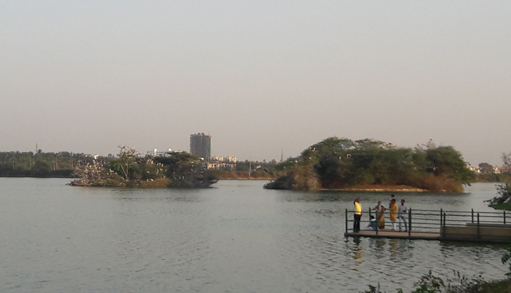 amazing places to visit near bangalore for a weekend,hill stations to visit near bangalore within 300 km,best day trips from bangalore for nature lovers,top places to visit around bangalore in summer,scenic destinations near bangalore for family trips,best destinations for a road trip from bangalore,top waterfalls to visit near bangalore,places to explore near bangalore with friends,romantic destinations near bangalore,adventure spots near bangalore for a quick getaway