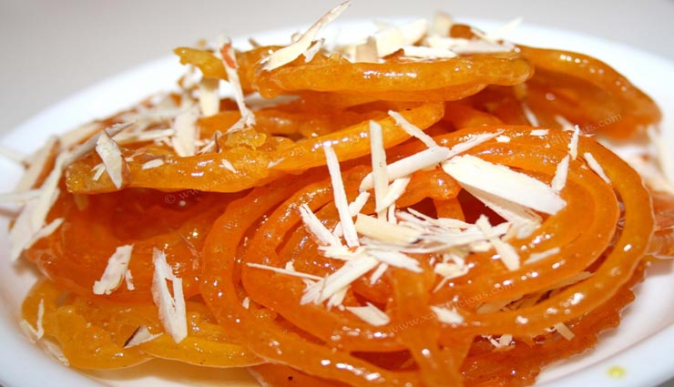 लॉकडाउन रेसिपी : इस तरह घर पर ही बनेगी कुरकुरी जलेबी