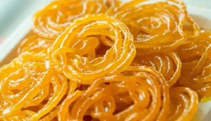 jalebi,jalebi recipe,jalebi ingredients,sweet dish jalebi,jalebi at home,maida,jalebi material