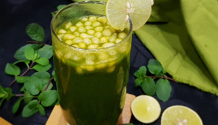 refreshing drinks,cool beverages,summer drinks,hydrating beverages,cold drinks,thirst-quenching drinks,healthy summer drinks,chilled drinks,icy beverages,summer hydration,fruity drinks,refreshing summer cocktails,iced teas,lemonades,summer smoothies,healthy hydration