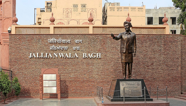 golden temple amritsar,jallianwala bagh,wagah border ceremony,partition museum amritsar,maharaja ranjit singh museum,durgiana temple amritsar,gobindgarh fort,amritsar heritage walk,hall bazaar amritsar,ram tirath temple amritsar,khalsa college amritsar,amritsar food street,sadda pind amritsar,gurdwara baba atal rai,amritsar sarai accommodations