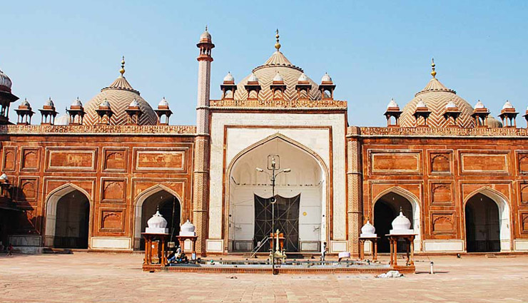 best places to visit in agra,top tourist spots in agra,must-visit places in agra uttar pradesh,agra tourist attractions,historical monuments in agra,places to visit near taj mahal,famous mughal architecture in agra,agra fort sound and light show,fatehpur sikri attractions,best mughlai restaurants in agra