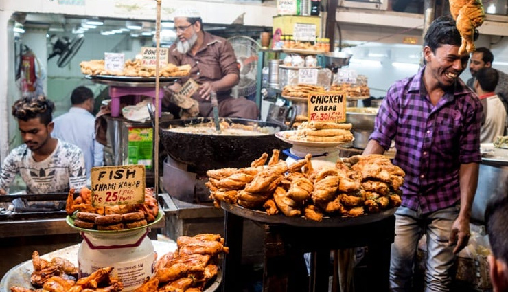 delhi,delhi celebrity enjoying food,bollywood celebrity delhi food