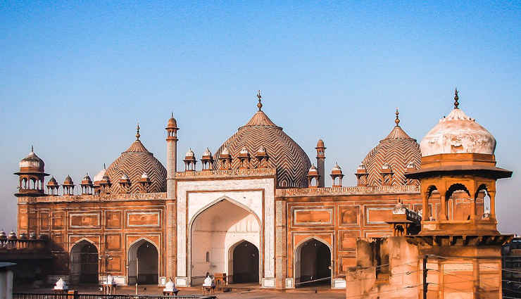 दुनियाभर में चर्चा का विषय बनती हैं भारत के इन मस्जिदों की खूबसूरती, जरूर करें इनका दीदार famous indian mosques,best mosques to visit in india,islamic architecture in india,historical mosques in india,famous muslim shrines in india,must-visit mosques in india,religious significance of indian mosques,cultural heritage of indian mosques,top mosques to explore in india,india most iconic mosques