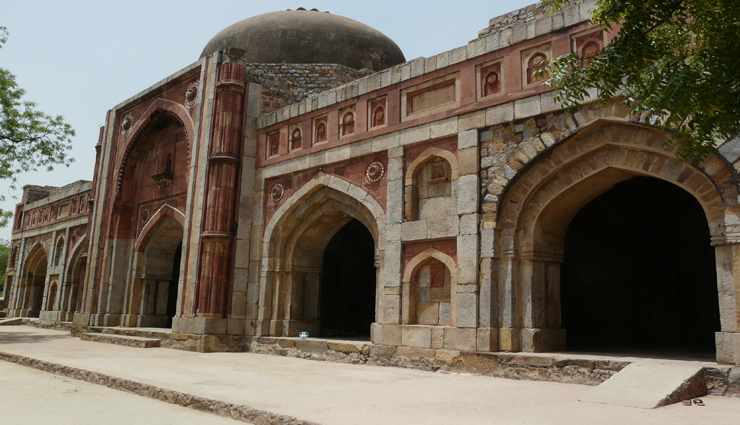 india,mosques in india,popular mosques,holidays,travel,tourism