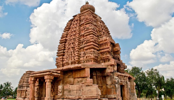 pattadakal,unesco world heritage site,chalukyan architecture,karnataka temples,malaprabha river temples,7th-century temples,shiva temples,vishnu temples,jain tirthankaras,badami chalukyas,north indian architecture,south indian architecture,ancient temples,indian heritage,karnataka tourism,temple architecture.