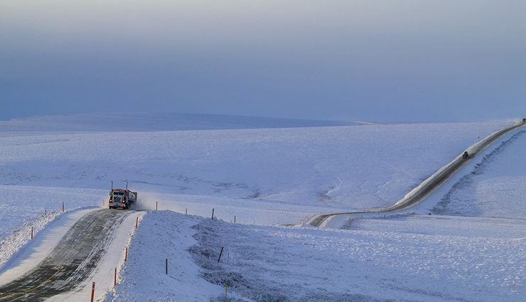 wander lust,traveling on these can cost your life too,most dangerous roads in the world,most risky road in the world,difficult roads in the world