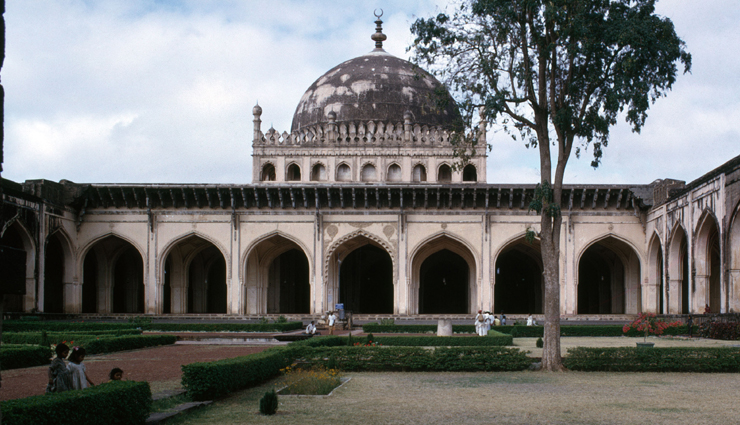 bijapur,tourist places to visit in bijapur,bijapur travel,bijapur holidays