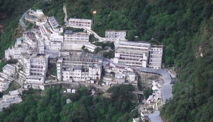 jammu,places to visit in jammu,vaishno devi temple,mansar lake,bahu fort,natha top,shivkhori,raghunath temple