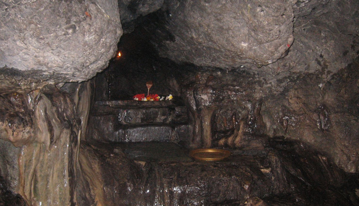 jammu,places to visit in jammu,vaishno devi temple,mansar lake,bahu fort,natha top,shivkhori,raghunath temple