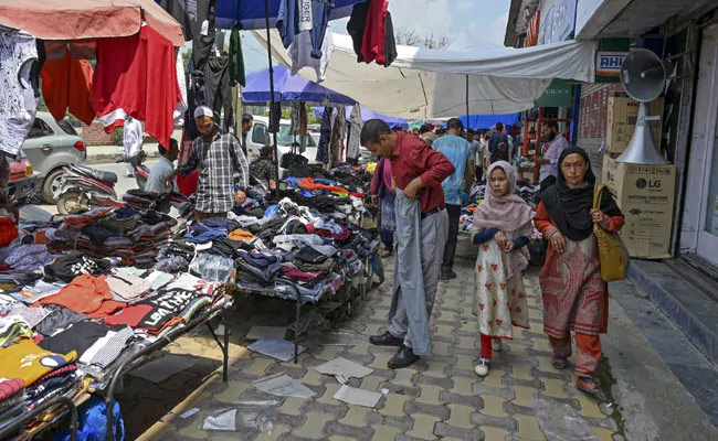 7 dead,25 injured,mini bus falls into gorge,rajouri,jammu & kashmir