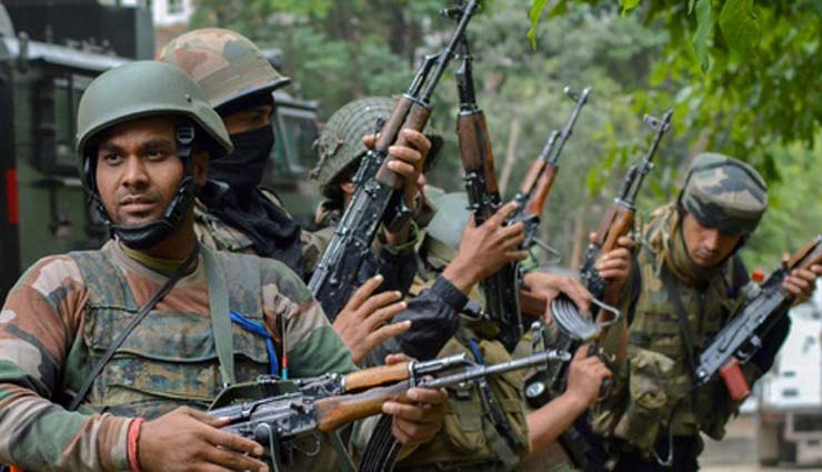 जम्मू-कश्मीर के शोपियां में सुरक्षाबलों और आतंकियों के बीच मुठभेड़, एक जवान शहीद