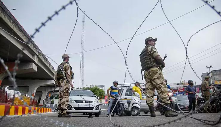 Article 370: जम्मू-कश्मीर में आज खुलेंगे स्कूल और सरकारी दफ्तर, श्रीनगर में सुरक्षाबल मुस्तैद