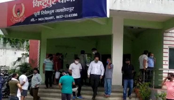 lockdown,raid,spa parlour,three star hotel,call girl,racket,jamashedpur,crime news,coronavirus