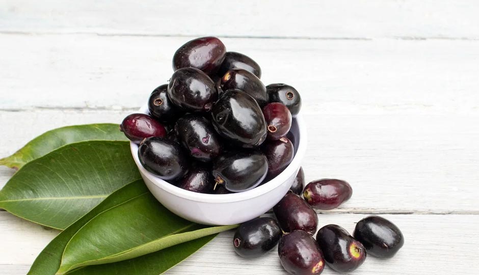 7 Amazing Health Benefits of Jamun