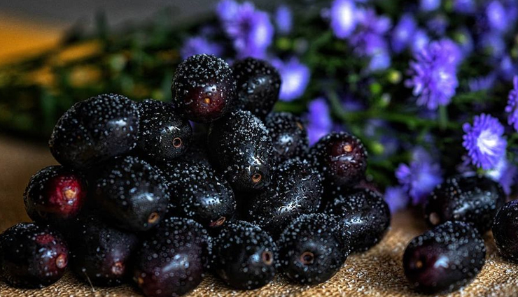 11 Amazing Health Benefits of Jamun
