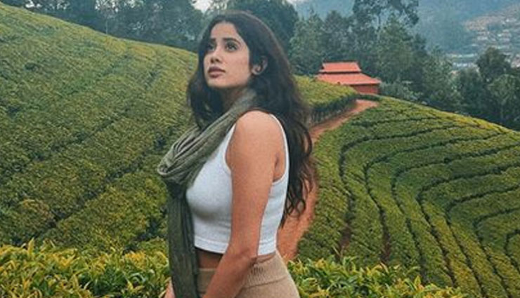 तमिलनाडु में छुट्टियां मना रही जाह्नवी कपूर, शेयर की खूबसूरत फोटोज