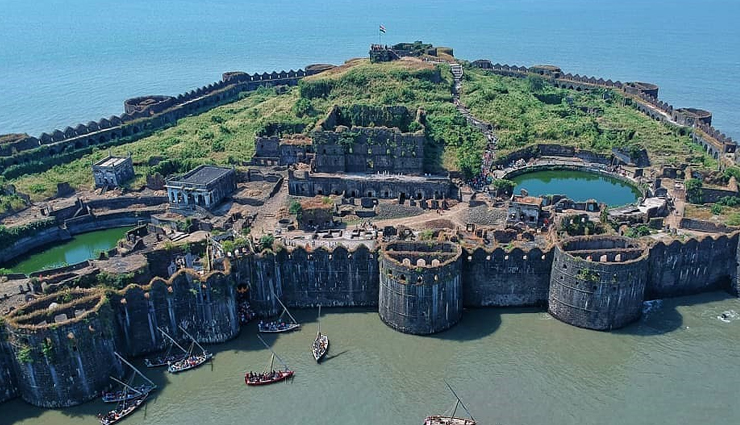 famous forts in maharashtra,maharashtra forts to visit,historical forts in maharashtra,best forts in maharashtra,top forts in maharashtra,forts of shivaji in maharashtra,maharashtra fort tourism