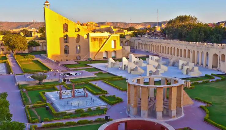 historical monuments in india,architectural wonders of india,indian heritage sites to explore,traditional indian architecture landmarks,famous temples and palaces in india,unique indian architectural styles,modern architectural marvels in india,landmarks showcasing indian culture,ancient indian architectural sites