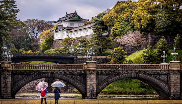 tokyo imperial palace,todaiji temple,mount fuji,great buddha of kamakura,jigokudani monkey park,attractions in japan,japan,places to visit in japan,japan