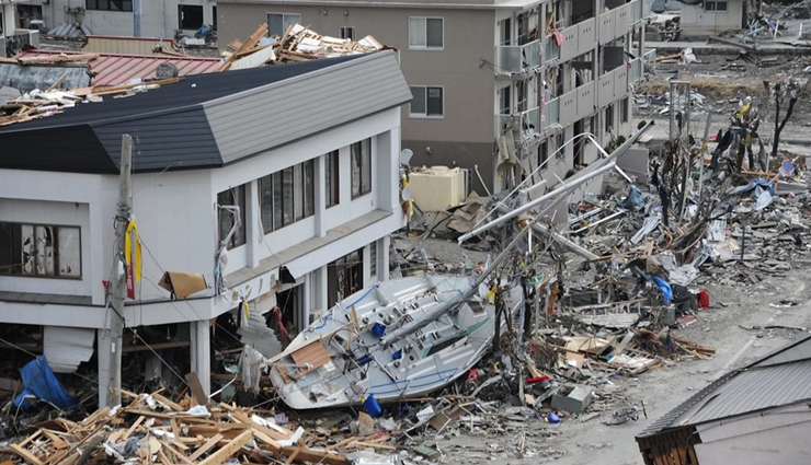 जापान: शक्तिशाली भूकंपों की श्रृंखला में 24 मरे, जीवित बचे लोगों के लिए जारी है खोज अभियान