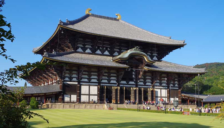 tokyo imperial palace,todaiji temple,mount fuji,great buddha of kamakura,jigokudani monkey park,attractions in japan,japan,places to visit in japan,japan