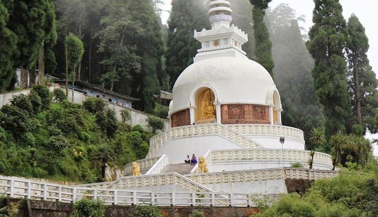 tourist attractions in darjeeling,places to visit in darjeeling,darjeeling sightseeing spots,famous landmarks in darjeeling,top tourist destinations in darjeeling,cultural heritage sites in darjeeling,darjeeling himalayan railway,tea gardens in darjeeling,darjeeling mall road,tiger hill sunrise view