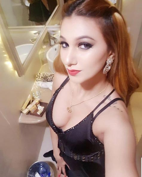 65 की उम्र में जिसके लिए धड़कता है अनूप जलोटा का दिल, बेहद हॉट हैं जसलीन मथारु, तस्वीरें देख आप भी हो जायेंगे दीवाने Salman Khan,bigg boss 12,jasleen matharu,anup jalota,jasleen matharu hot pics,jasleen matharu photos