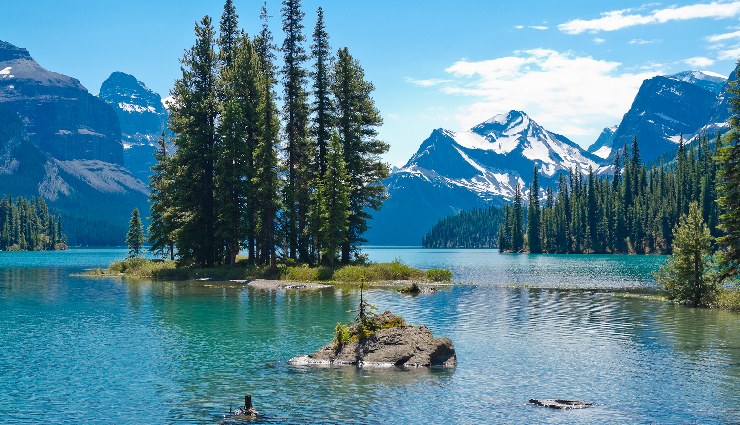 must-visit places canada,top attractions in canada,unmissable canadian destinations,canada travel bucket list,iconic places in canada,best canadian landmarks,hidden gems canada,explore canada wonders,canada natural beauty spots,cultural marvels of canada