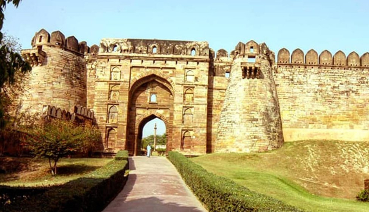 famous forts in uttar pradesh,historical forts in uttar pradesh,architectural marvels in uttar pradesh,uttar pradesh iconic forts,exploring the forts of uttar pradesh,must-visit forts in uttar pradesh,rich heritage of uttar pradesh forts,fort tourism in uttar pradesh,discovering the legacy of uttar pradesh forts,exploring the historical forts of uttar pradesh