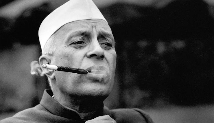 Jawaharlal Nehru Death Anniversary: देश के पहले PM जवाहरलाल नेहरूकी पुण्यतिथि पर जानिए उनके जीवन से जुड़ी कुछ खास बातें... jawaharlal nehru,jawaharlal nehru death anniversary,jawaharlal nehru 55 death anniversary,55th death anniversary,nehru,rajiv gandhi,sonia gandhi,priyanka gandhi,indian national congress,chacha nehru,jawaharlal,pandit jawaharlal nehru birthday,news,news in hindi