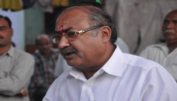 सीनियर BJP लीडर की ट्रेन में हत्या, आंख में मारी गई गोली