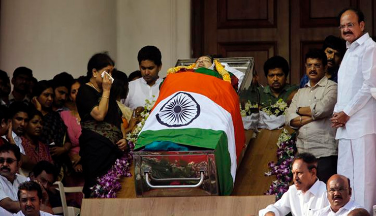 celebs whose funeral took place among the public,politicians,bollywood celebs,funeral rituals