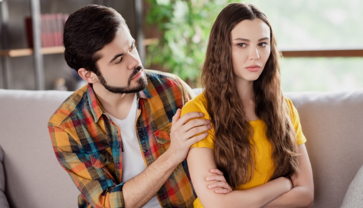 jealous girlfriend,how to handle a jealous girlfriend,dealing with a jealous girlfriend,signs of a jealous girlfriend,relationship advice,girlfriend jealousy issues,ways to manage jealousy,controlling jealousy in a relationship,how to reassure a jealous girlfriend,handling insecure partner,jealousy in relationships,trust issues in relationships,dealing with possessiveness,emotional support in relationships,healthy relationship tips