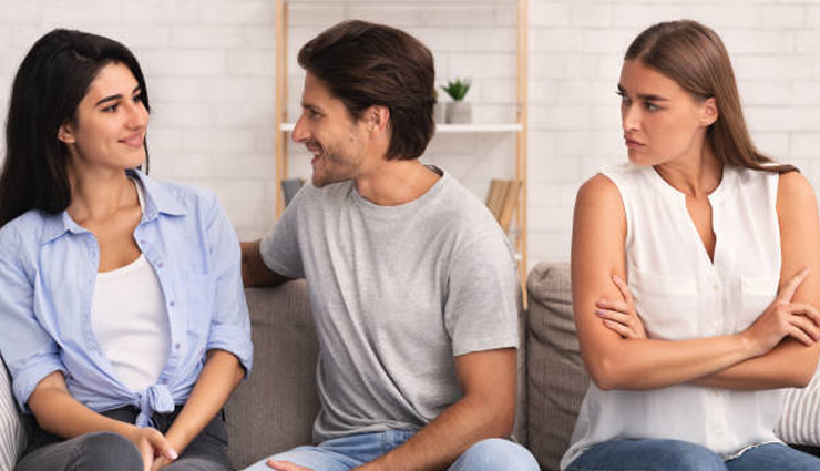 how to deal with a jealous girlfriend,tips for handling a jealous girlfriend,dealing with jealousy in a relationship,how to reassure a jealous partner,signs of a jealous girlfriend,managing relationship jealousy,how to make your girlfriend feel secure,overcoming jealousy in love,ways to handle girlfriend’s jealousy,relationship advice for jealousy