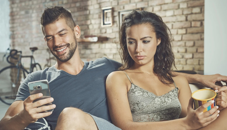 jealous girlfriend,how to handle a jealous girlfriend,dealing with a jealous girlfriend,signs of a jealous girlfriend,relationship advice,girlfriend jealousy issues,ways to manage jealousy,controlling jealousy in a relationship,how to reassure a jealous girlfriend,handling insecure partner,jealousy in relationships,trust issues in relationships,dealing with possessiveness,emotional support in relationships,healthy relationship tips