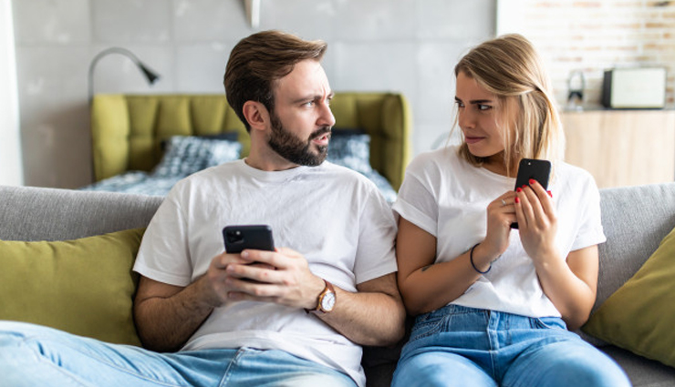 tips to make your guy jealous,jealousy tips,relationship tips,couple tips