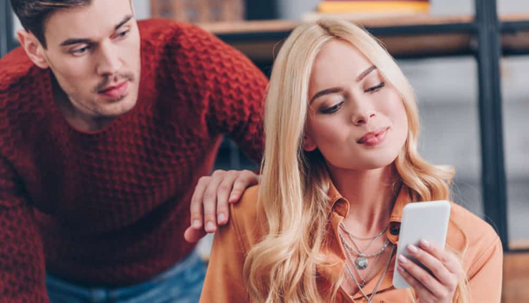 tips to make your guy jealous,jealousy tips,relationship tips,couple tips