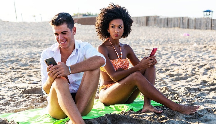 relationship counseling,couples therapy,signs you need therapy,relationship problems,marriage counseling,when to seek couples therapy,relationship red flags,therapy for couples,improve communication in relationship,save relationship with counseling,benefits of relationship therapy,emotional connection in relationships