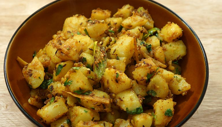 जीरा आलू की सब्जी जीत लेती है सबका दिल, अचानक आ जाए कोई मेहमान तो फटाफट यूं करें तैयार #Recipe