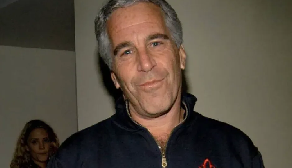Jeffrey Epstein की मौत पर फिर उठे सवाल, ‘फांसी नहीं, गला घोंटकर मारा गया था’, शव परीक्षण करने वाले डॉक्टर का दावा