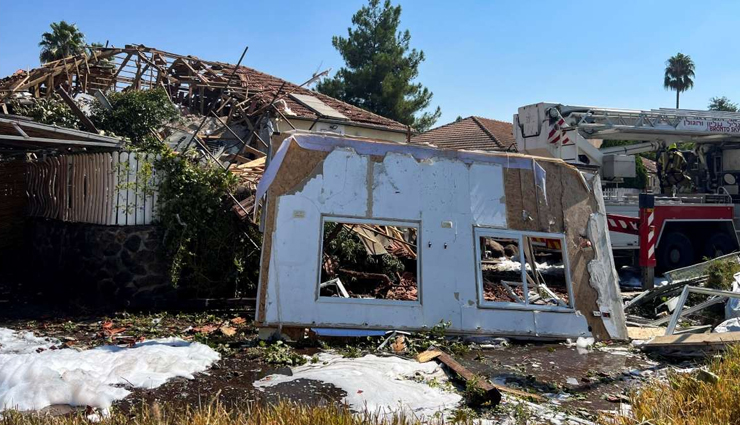 हिजबुल्लाह ने इजरायल के कब्जे वाले गोलान हाइट्स पर 50 से अधिक रॉकेट दागे, गाजा में जारी है संघर्ष विराम
