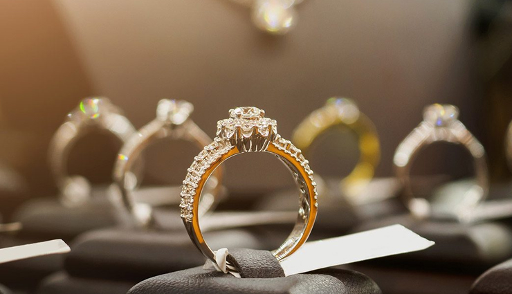 unique gifts,unique gifts to impress your partner,relationship,best gift for partners,love gifts,relationship tips